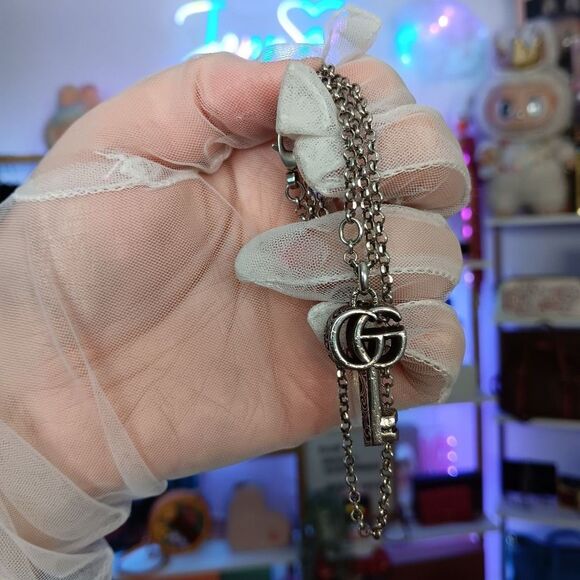 Gucci 925 Silver Key Motif Double G Logo Charm Necklace Men’s Women’s - Picture 3 of 13